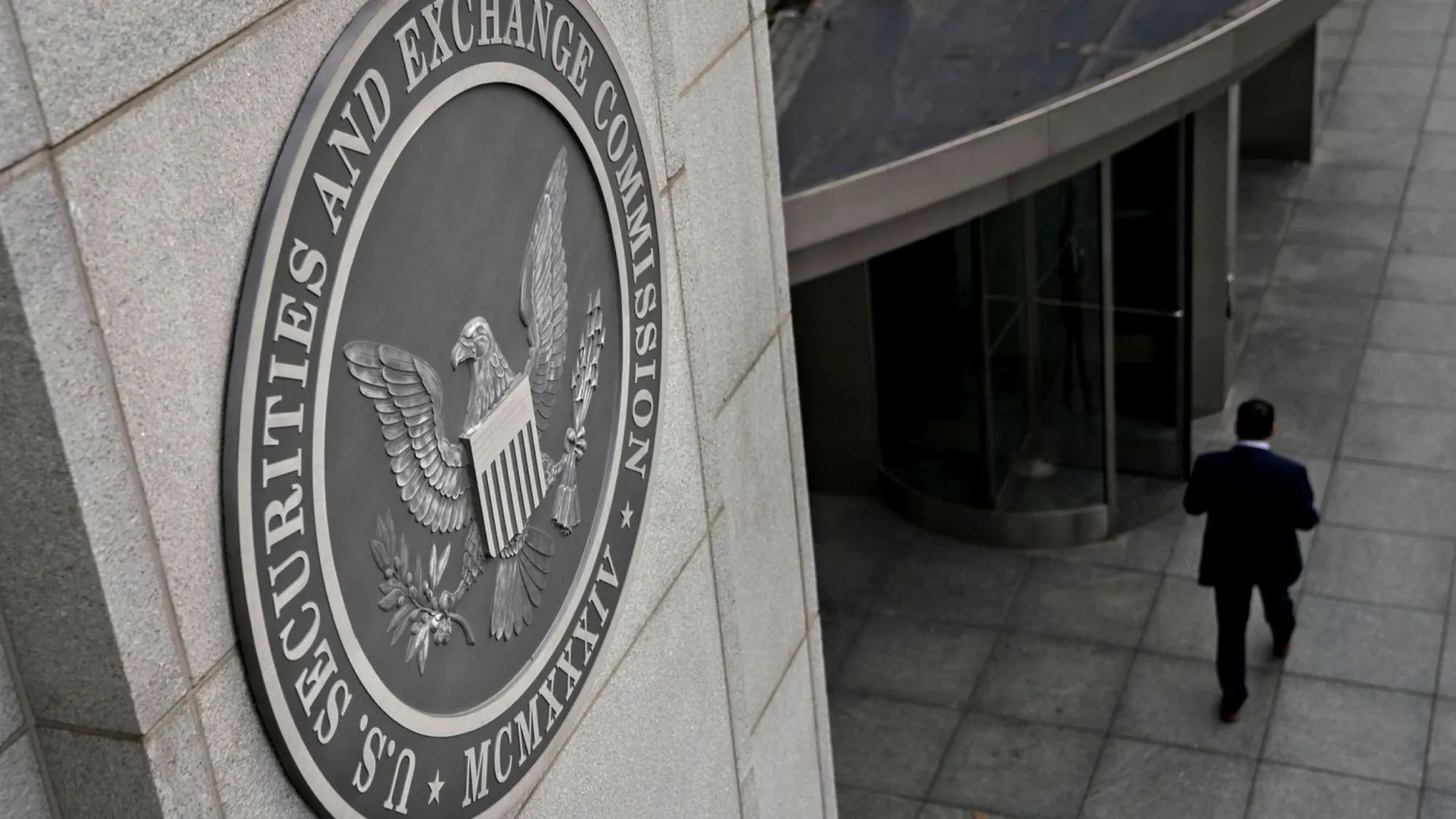 SEC: Thu 2,4 tỷ USD liên quan đến tiền điện tử từ năm 2013