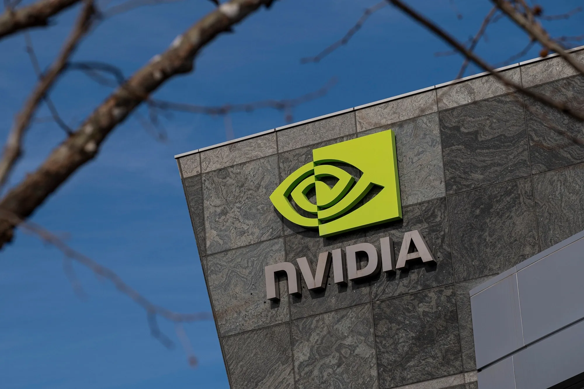 Doanh số bán chip khai thác tiền điện tử của Nvidia tiếp tục giảm mạnh