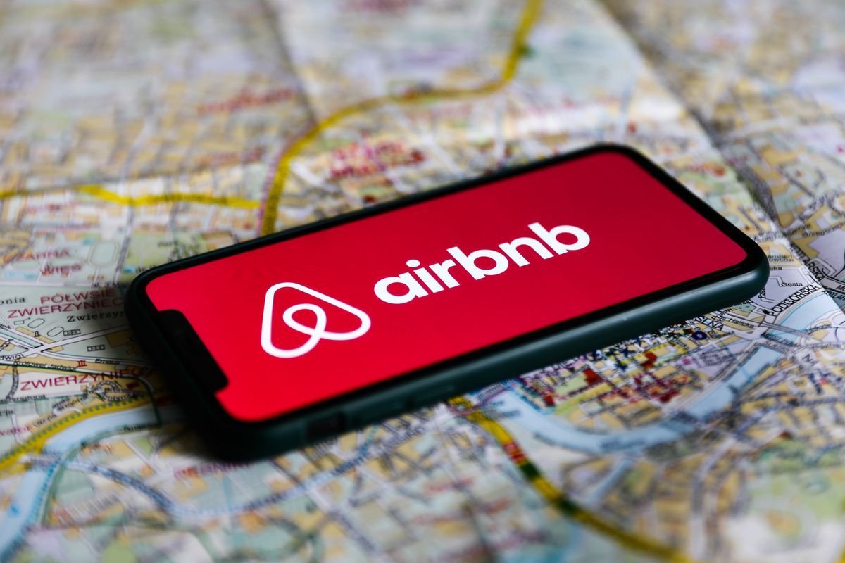 Airbnb hỗ trợ nhà ở miễn phí cho 100,000 người tị nạn Ukraine