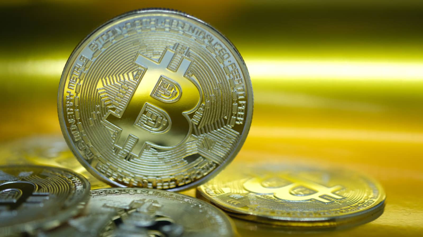 Bitcoin, cổ phiếu tăng bất chấp việc tăng lãi suất và xung đột Ukraine