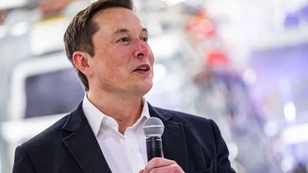 Sau "cú tweet" của Elon Musk, Tesla đứng trước nguy cơ bị kiện